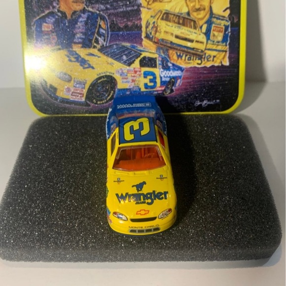 Dale Earnhardt collectible Bass Pro car set tin new - Picture 4 of 10